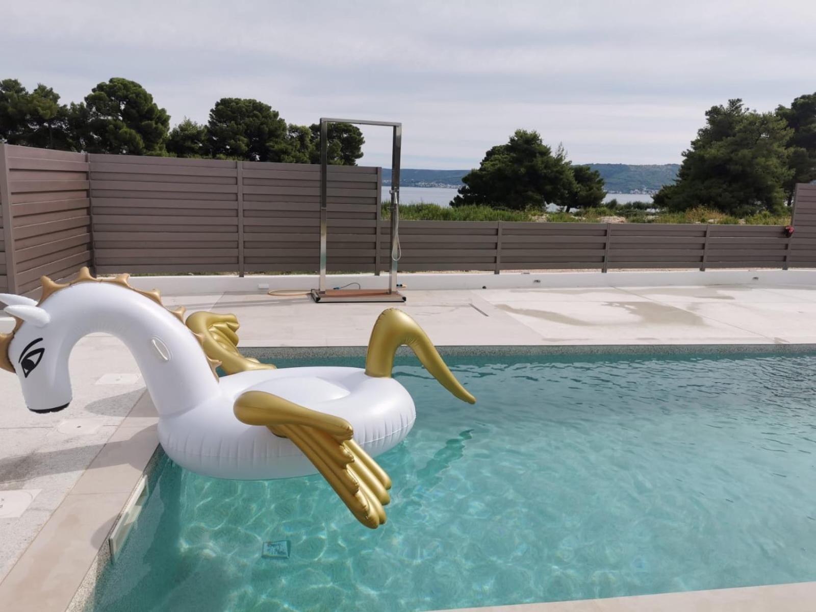 Beach Haven House With Pool And Jacuzzi Kastela Exterior photo